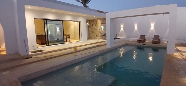 Villa Opale — Piscine, Piscine et façade | Ethic Village Djerba