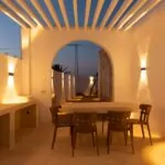Villa Opale — Terrasse, salle à manger extérieure, table et chaises, barbecue | Ethic Village Djerba