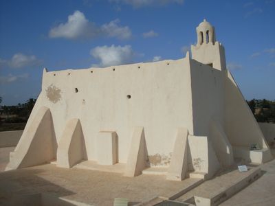 Fadhloun Mosque — traditional Djerba architecture