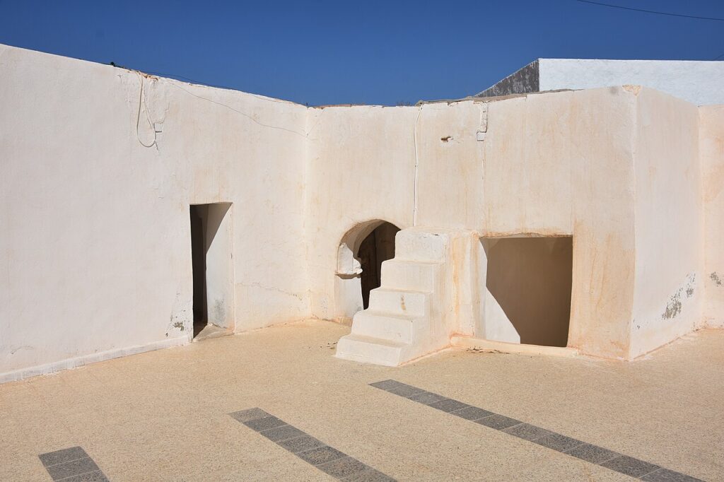 Matmata — Architecture traditionnelle blanche | Excursion Djerba