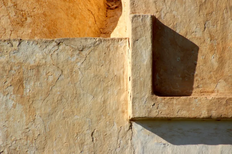 Houch traditionnel à Djerba — architecture intérieure avec patio, maison berébère authentique