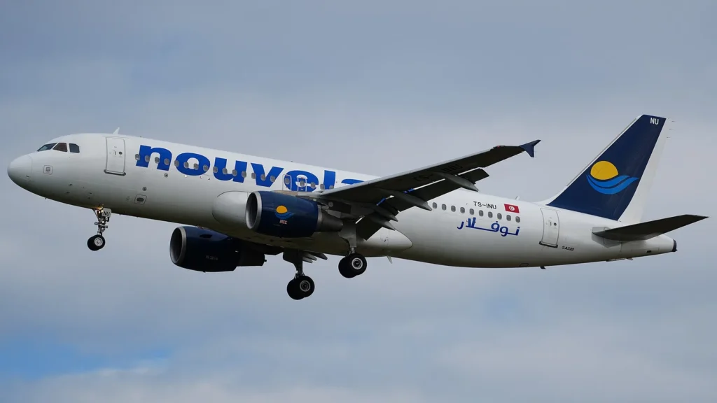 Nouvelair Tunisie Airbus A320-214 TS-INU — vol direct Rabat-Tunis vers Djerba